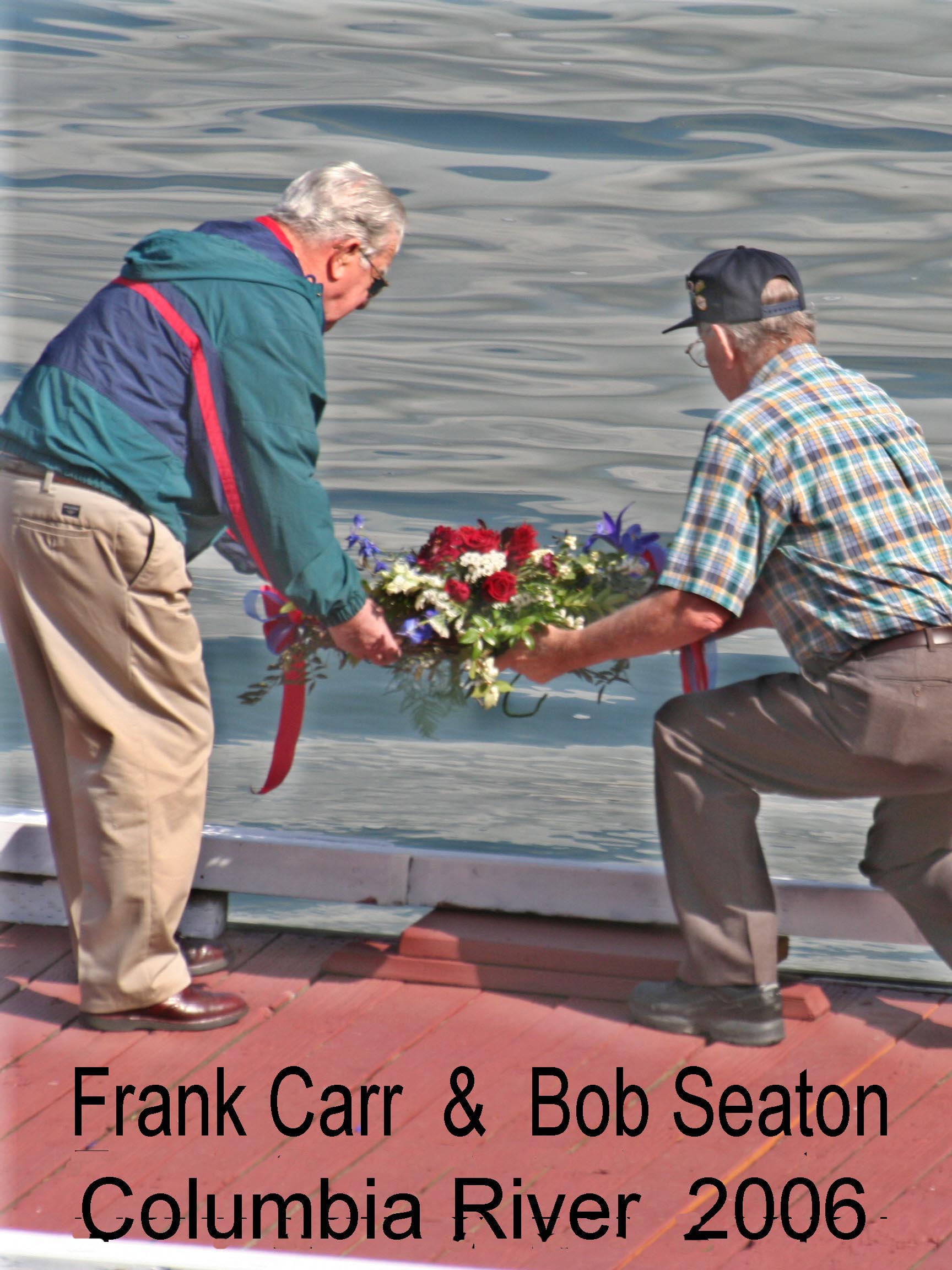 Frank Carr and Bob Seaton placing wreath